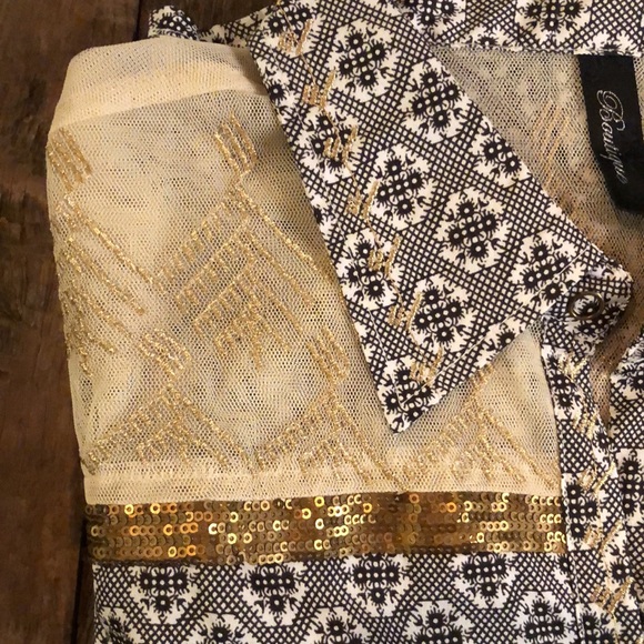 Cowgirl Style Snap Botton Top - Picture 3 of 5